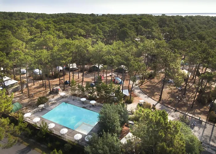 مكان تخييم Huttopia De