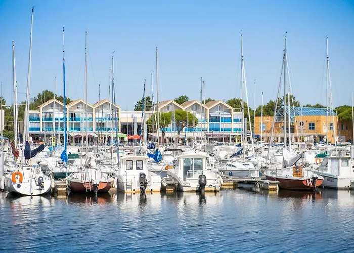 Huttopia De مكان تخييم